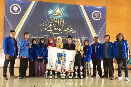 UII Raih Juara Umum Semarak Apresiasi Khazanah Arab (SAHARA) 2017 di UIN Bandung