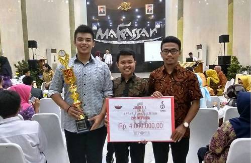 Bahas Persoalan Penuntasan Kemiskinan, UII Juara 1 LKTI Nasional Di Makassar