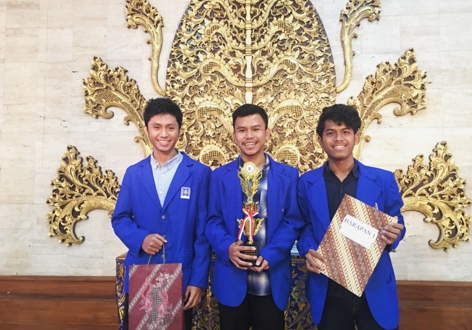 Mahasiswa UII Raih Prestasi Dalam Ajang LKTI Udayana 2017
