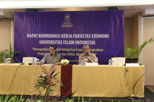 Rakorja FE UII Tekankan Pentingnya Profesionalitas dan Integritas