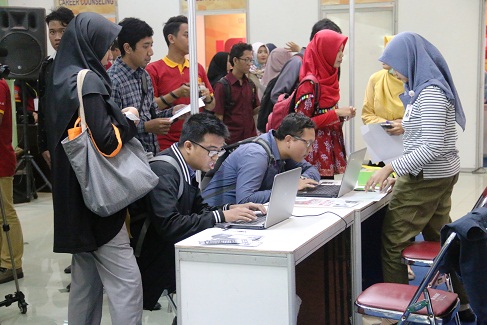 UII Turut Tekan Angka Pengangguran Melalui Job Fair