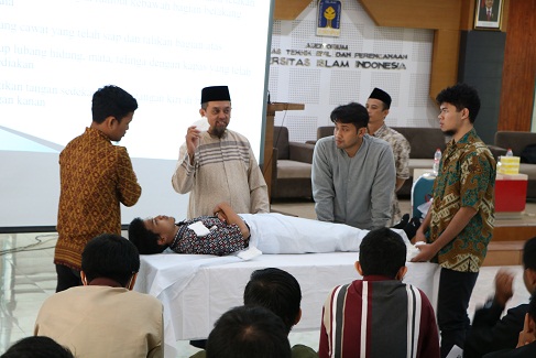 KODISIA UII Adakan Pelatihan Perawatan Jenazah