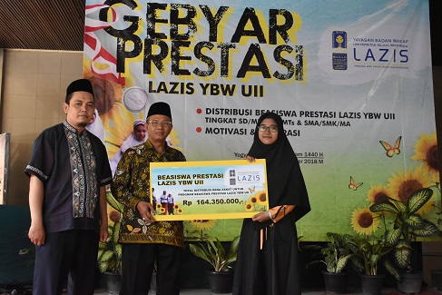 Gebyar Prestasi LAZIS YBW UII