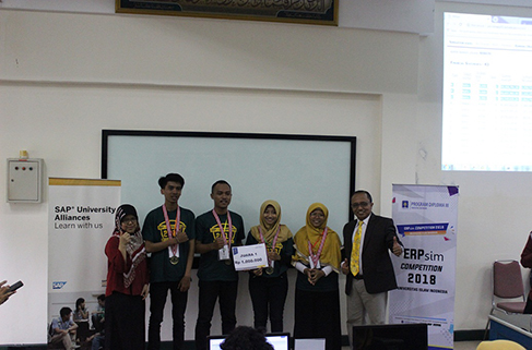 Bersimulasi Bisnis di Ajang Kompetisi ERPSim