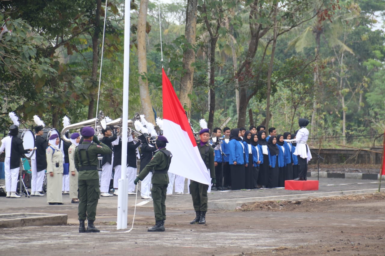 Peringati Kemerdekaan Ke-74 RI, UII Gelar Upacara Bendera