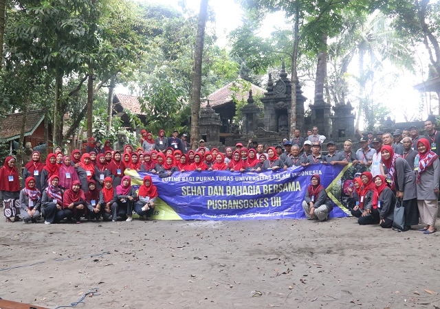 PUSBANSOSKES UII Adakan Outing Bagi Purna Tugas