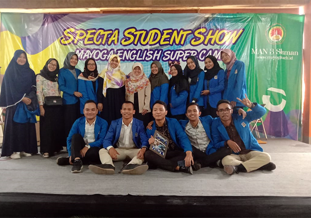 Tutor PBI UII Sukseskan English Super Camp MAYOGA