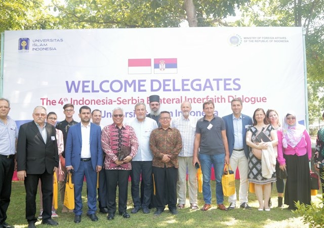 UII Facilitates Dialogue on Religious Tolerance with Serbi