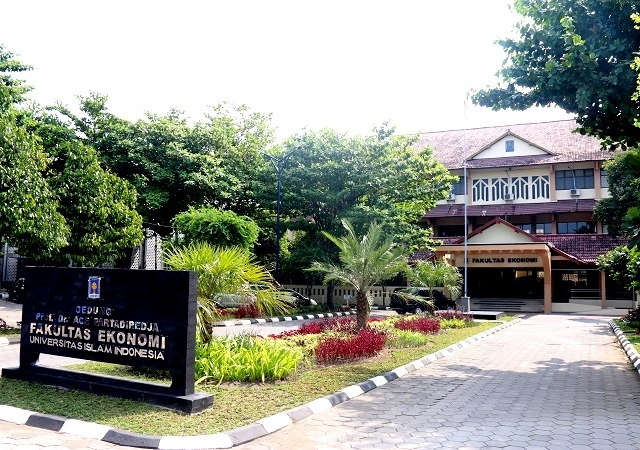 Tim Mahasiswa FBE UII Juara Kompetisi Simulasi Bisnis