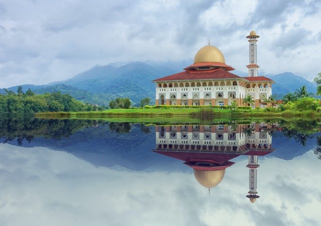 Menepis Kecemasan Kala Pandemi dengan Iman