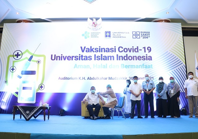 Keluarga Besar UII Mendapat Vaksin Covid-19