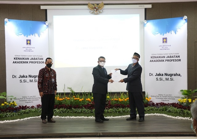 Prof Jaka Nugraha Guru Besar UII Ke-23