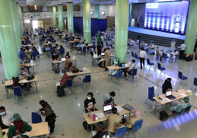 Keluarga Dosen dan Karyawan UII Mendapat Vaksin Covid-19