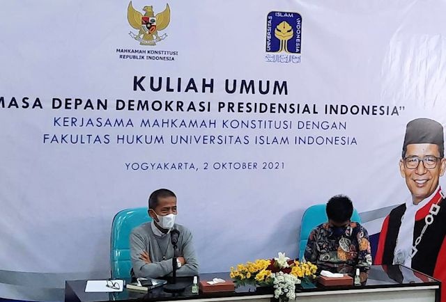 FH UII dan MK RI Resmikan Smartboard Mini Mootcourt
