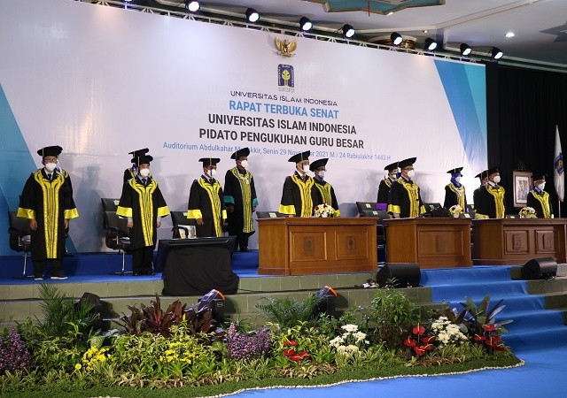 UII Kukuhkan Tiga Guru Besar