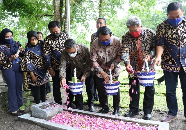 Artidjo Alkostar, Hadiah dari UII untuk Indonesia