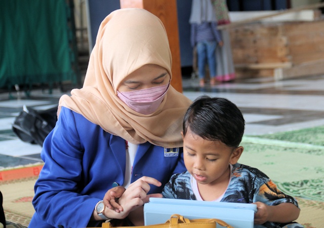 Mahasiswa FK UII Semangati Belajar Anak Panti Asuhan
