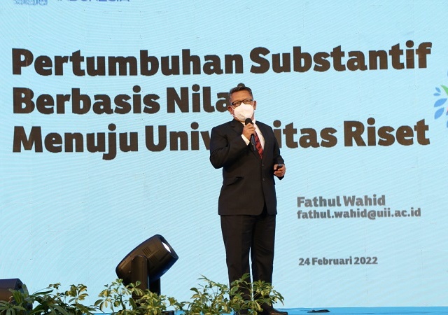 Fathul Wahid Kembali Terpilih Sebagai Rektor UII