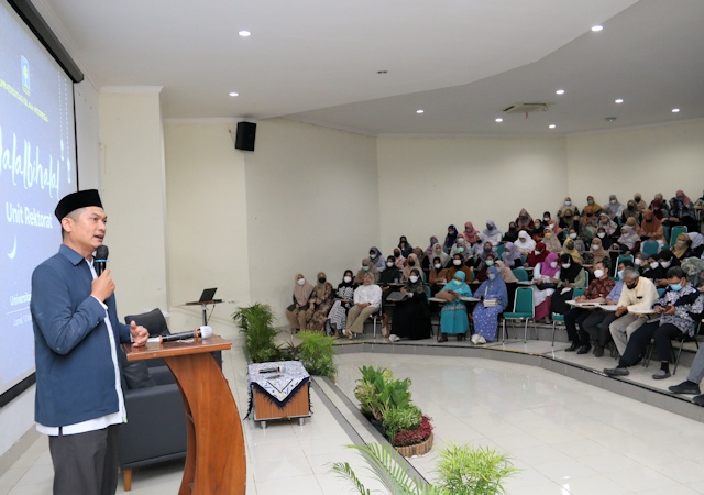 Halalbihalal Sambung Silaturahmi Antar Pegawai Rektorat UII