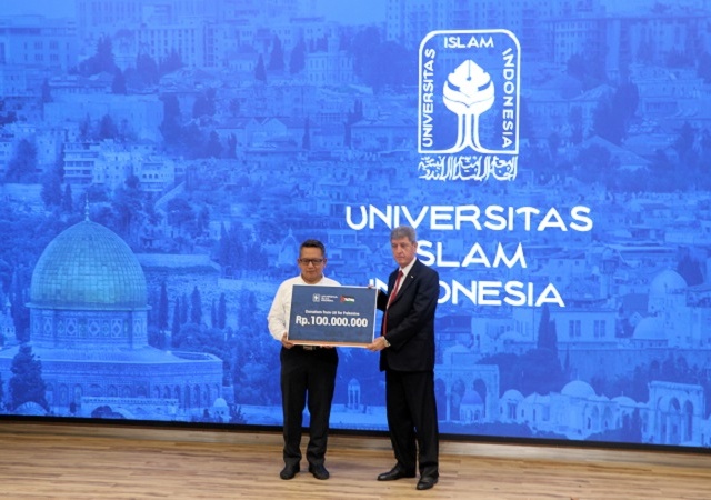 UII Kembali Salurkan Donasi untuk Palestina