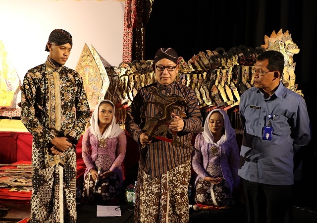 Penanaman Budaya Luhur Wayang Kulit pada Generasi Milenial