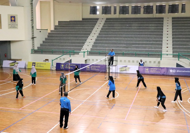 Tim Voli Putri Rektorat Tekuk Tim FMIPA di Laga Perdana