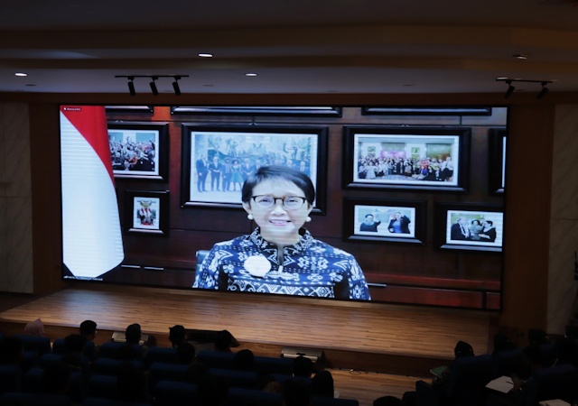 Diplomasi Sebagai Jembatan Memajukan Negeri