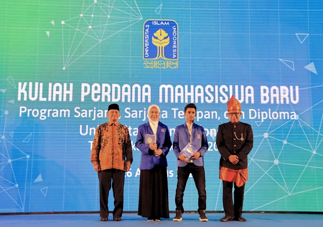 Kaum Muda, Kuasailah Kecakapan Digital Agar Menonjol di Tengah Kerumunan