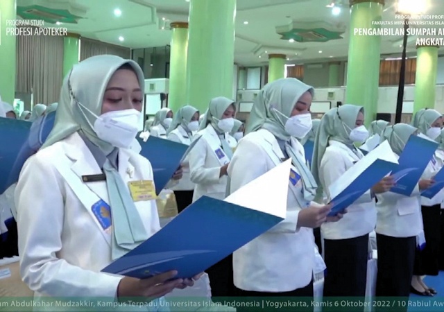Apoteker UII Diharapkan Fokus Pada Hal yang Disukai dan Dikuasai
