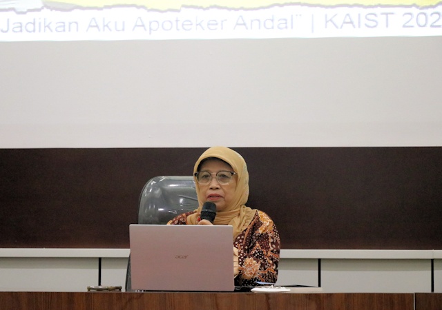 Berproses Menjadi Apoteker Andal
