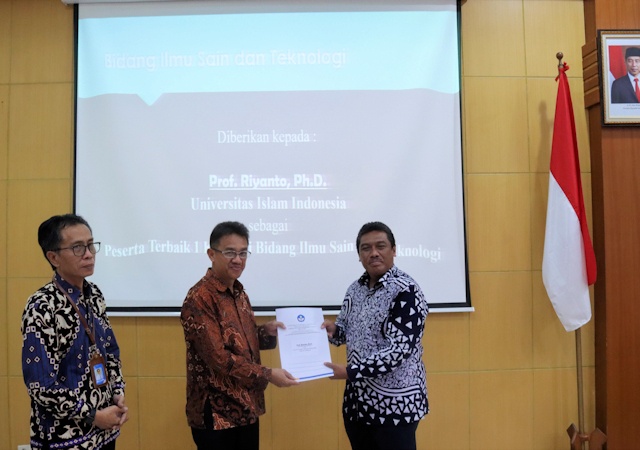Dosen UII Raih Nominasi Terbaik Bidang Ilmu Saintek Program Academic Leader LLDikti Wilayah V