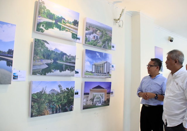 Pameran Fotografi UII, Bersahabat dan Berkhidmat dengan Merapi