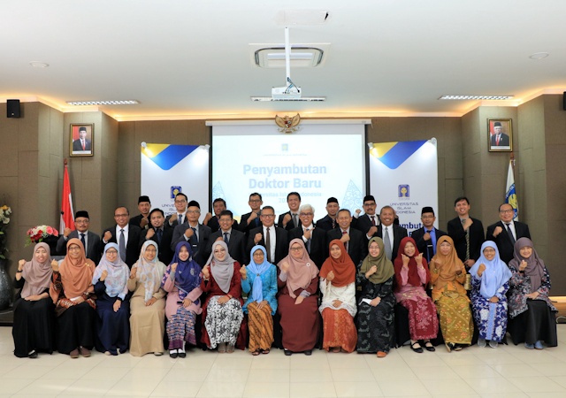 Doktor Baru UII Diharapkan Tingkatkan Penelitian Interdisiplin
