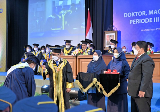 Wisuda 857 Lulusan, Semakin Tebar Manfaat ke Masyarakat