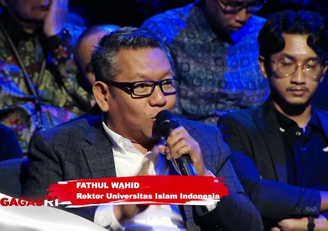 Pentingnya Nilai dan Adab dalam Pesatnya Kemajuan Teknologi