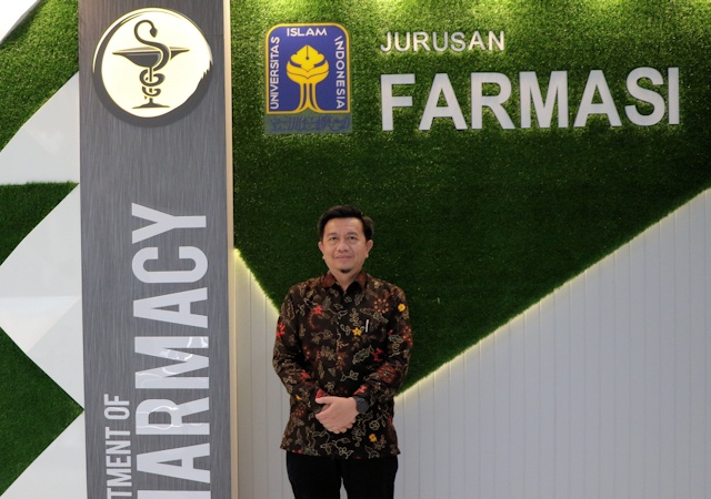 Prof. Yandi Syukri Ingin Perkuat Mutu Pendidikan Tinggi Farmasi di Indonesia