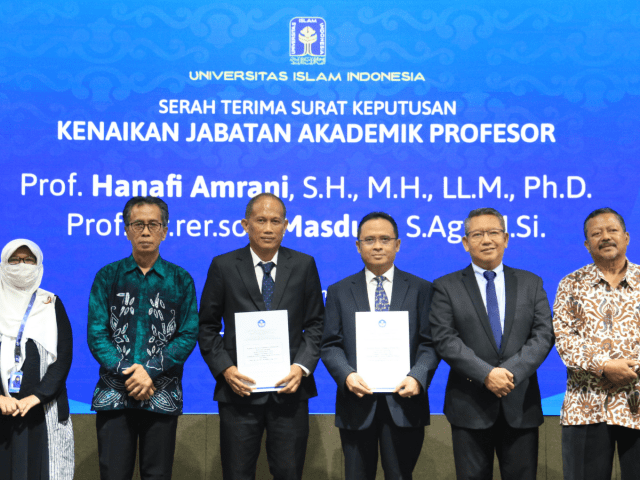 UII Tambah Dua Profesor Baru