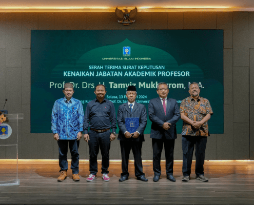 Dosen UII Raih Gelar Profesor Bidang Ilmu Ushul Fiqih-img