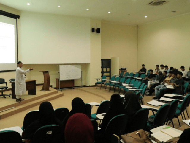 Mahasiswa Internasional UII Pelajari Ragam Budaya Keagamaan