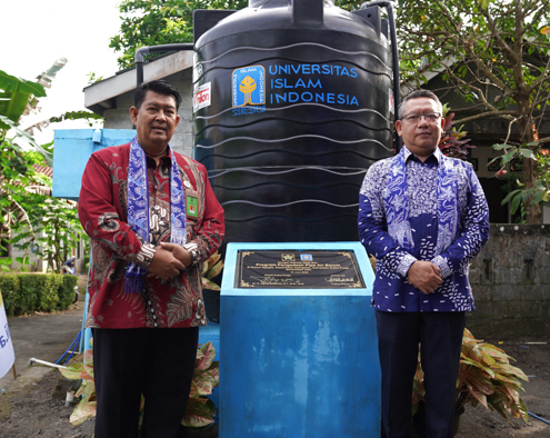 program pengadaan pipa air bersih oleh UII ke Dusun Ngaglik