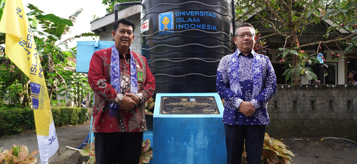 program pengadaan pipa air bersih oleh UII ke Dusun Ngaglik