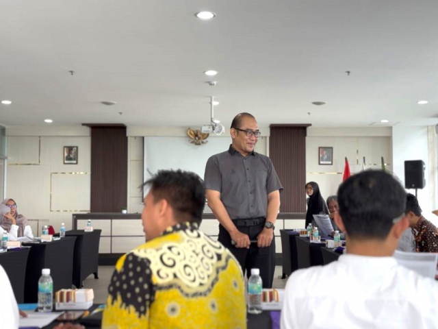 FIAI UII Tingkatkan Kompetensi Staf Lewat Kelas English for Office Communication