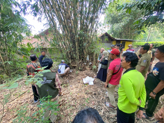 PPK Ormawa Jafana UII Latih Petani Produksi Nitrobacter untuk Efisiensi Pupuk