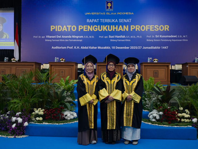 UII Kukuhkan Tiga Guru Besar