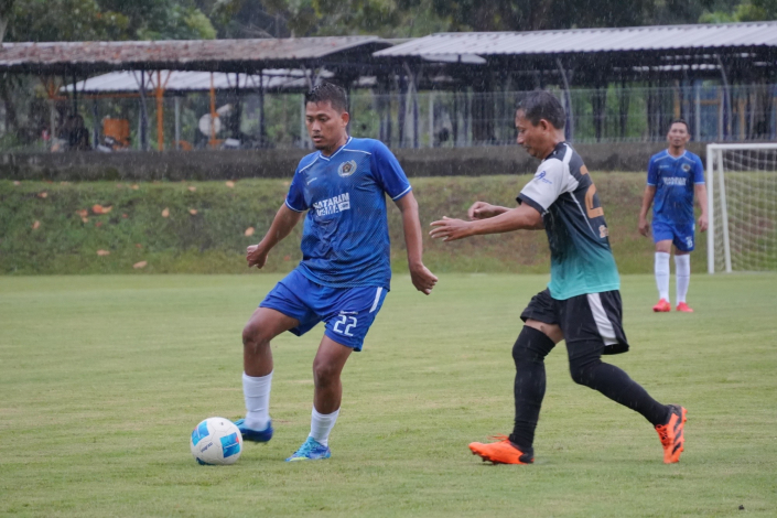 Pertandingan Eksebisi Sepakbola dengan PWI