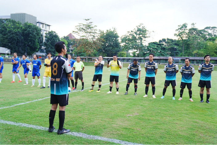 Pertandingan Eksebisi Sepakbola dengan PWI