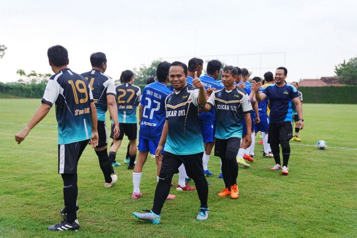 Pertandingan Eksebisi Sepakbola dengan PWI