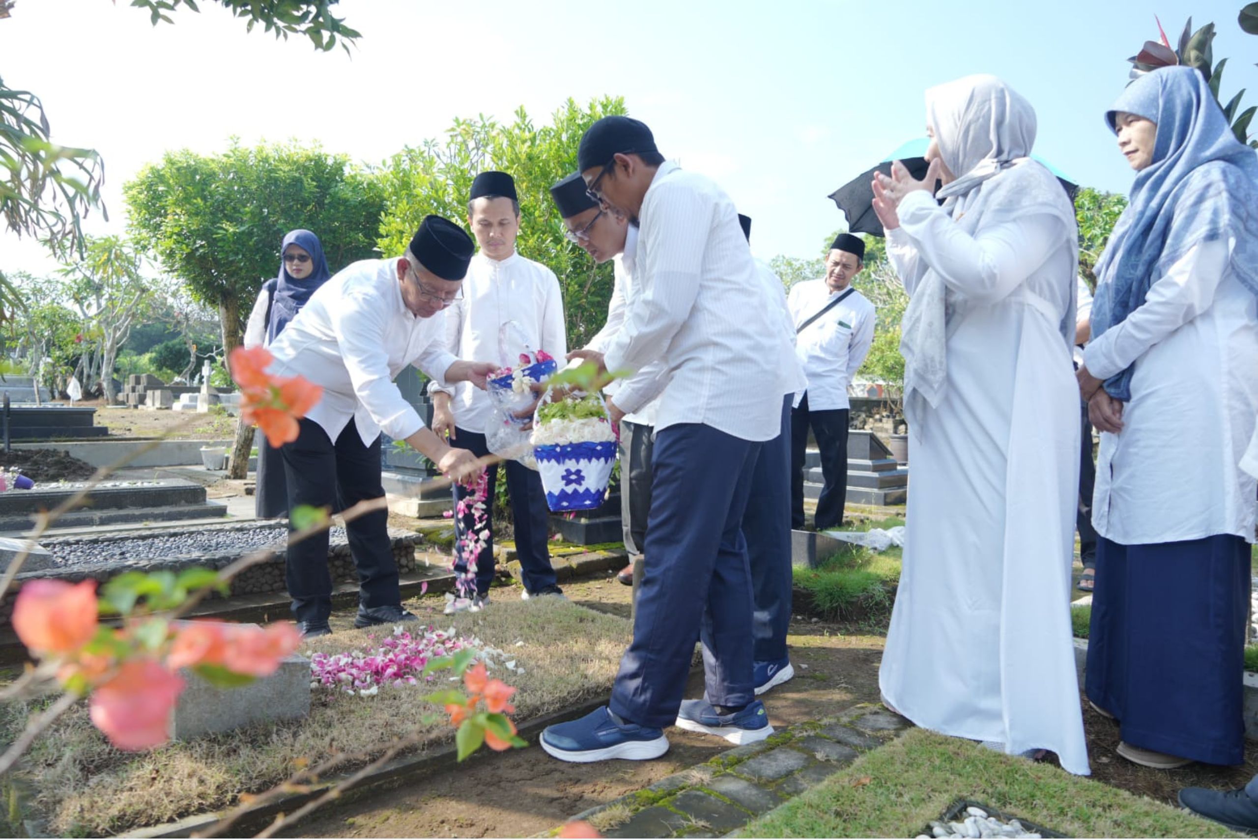 Ziarah Makam Pendiri dan Tokoh UII