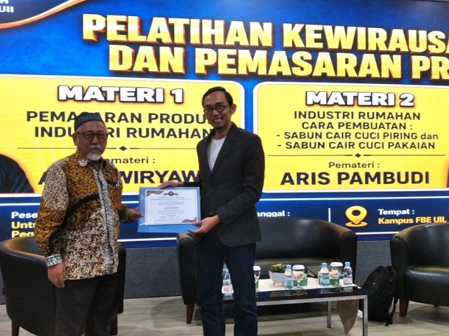 Bekali Purna Tugas, IKPP UII Gelar Pelatihan Wirausaha dan Pemasaran Produk