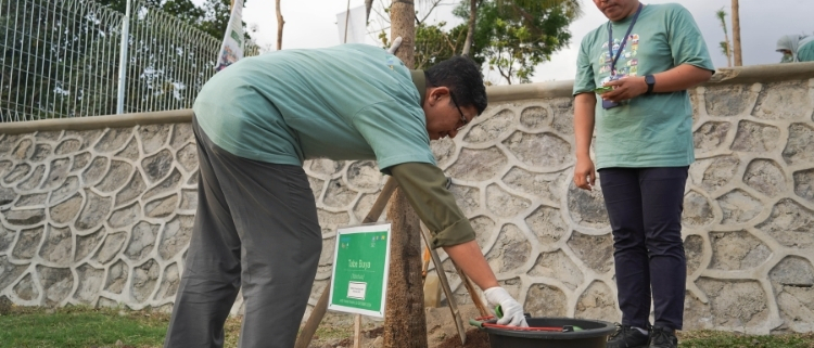 PUPR Ministry Holds Tree-Planting Event at UII’s Pelang Reservoir